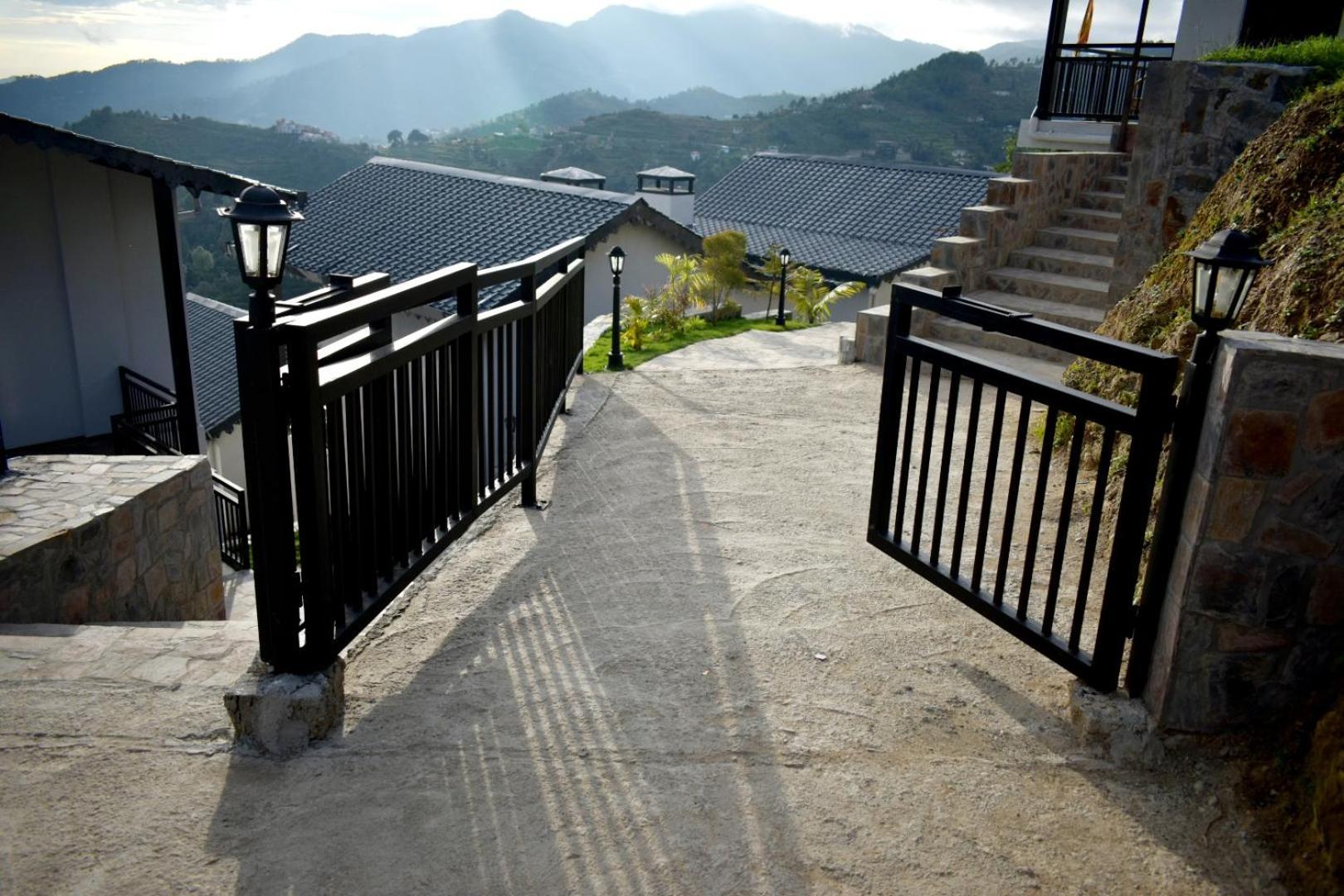 Rega Manivedya The Jungle Trail Resort Mukteshwar Extérieur photo